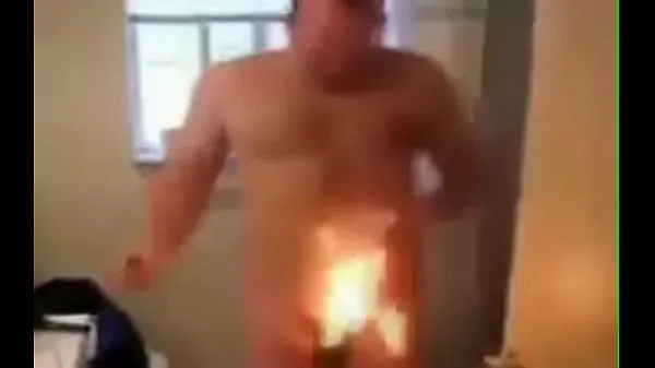 Menő Man Burn Himself Hair meleg videók