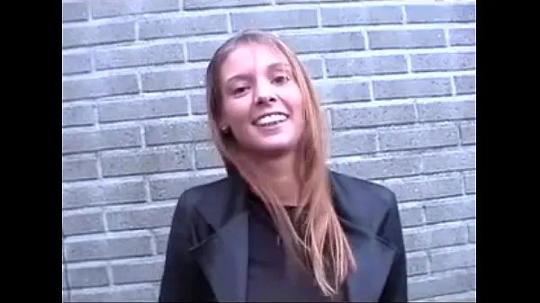 热Flemish Stephanie fucked in a car (Belgian Stephanie fucked in car温暖的视频