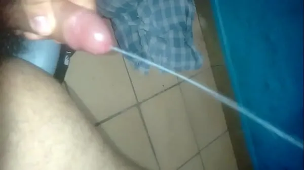 Vídeos gay masturbándose y soltando mucha lechecalientes calientes