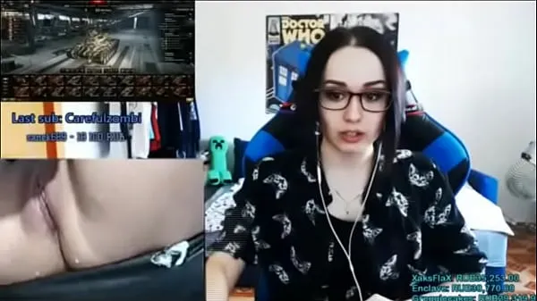Mozol6ka Stream Twitch fille montre webcam webcam Vidéos chaudes