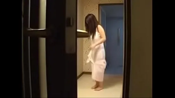 Horúce Hot Japanese Wife Fucks Her Young Boy teplé videá