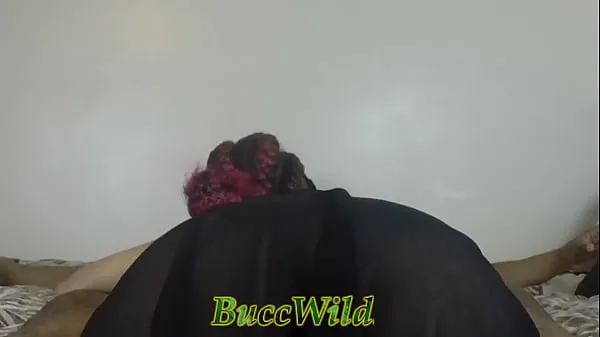 Vídeos quentes Becky BuccWild adora carregar na bunda quentes