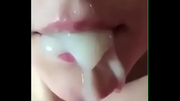 se terminant dans la bouche de mon ami, elle aime les mécos Vidéos chaudes