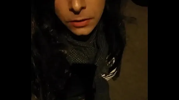 مقاطع فيديو ساخنة young transvestite walks outside at night and fondles herself 1/2 دافئة