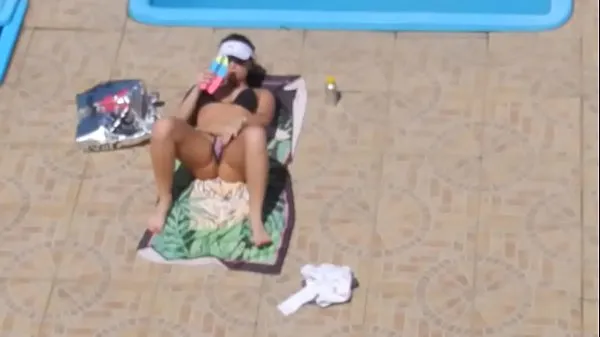 Hot Flagra safada masturbando Piscina Flagged Girl masturbate on the pool warm Videos