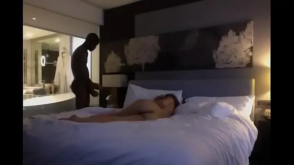 Горячие Белая девушка, анальный секс со своим черным мужчинойтеплые видео