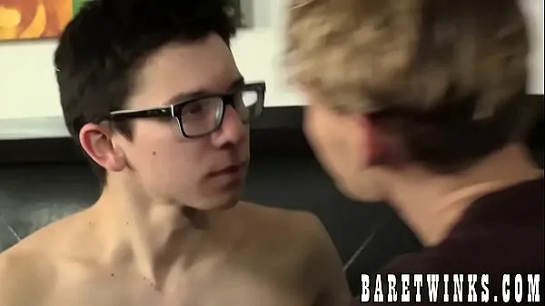 Heiße Nerdy junge Twink sprengt eine Ladung aus, während rohen Schwanz reitenwarme Videos