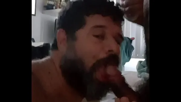 Vídeos quentes hot blowjob on bear quentes