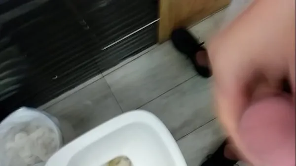 Žhavá Handjob in public bathroom with cumshot zajímavá videa