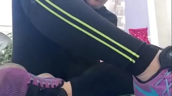 Heta Sweaty feet after the gym do you want to suck them all varma videor