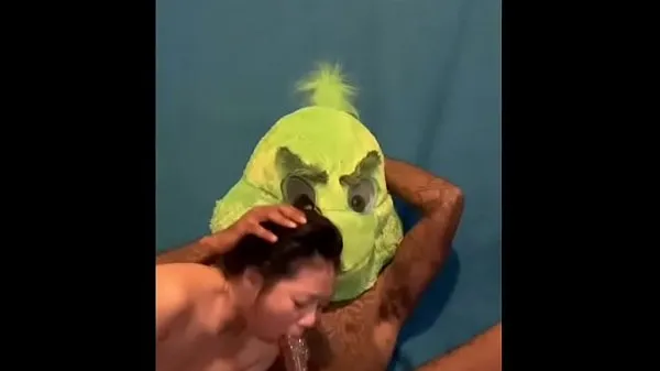 Gorące Grinch Fucking Tight Asian Pussy for Christmas ciepłe filmy