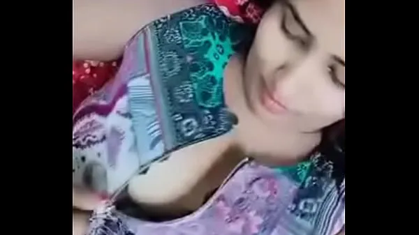 Video caldi Swathi naidu Mostra le sue tette e la figacaldi