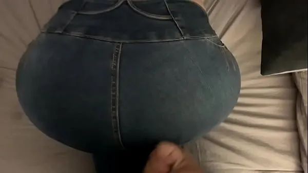 Vroči I cum in my wife's pants with a tremendous ass topli videoposnetki