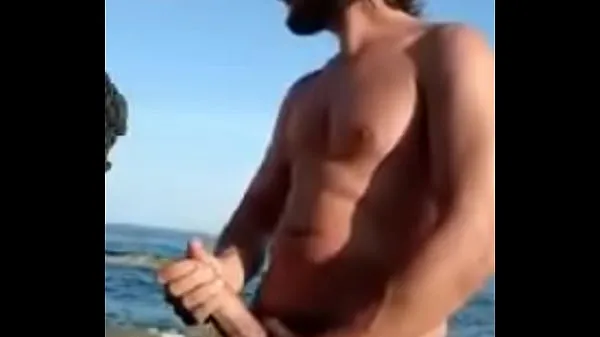 热Big dick men on the beach温暖的视频