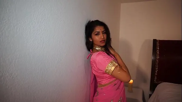 Горячие Соблазнительный танец зрелой индианки на песню на хинди - Mayaтеплые видео
