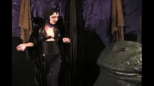 Sıcak Lady LaVore & Malificent are La Vore Girl Sıcak Videolar
