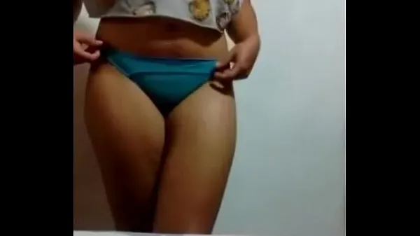 热Venezuelan whore trying on different threads and thongs温暖的视频