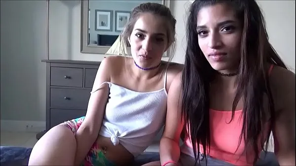 Latina Teens baise le propriétaire pour payer le loyer - Sofie Reyez & Gia Valentina - Preview Vidéos chaudes