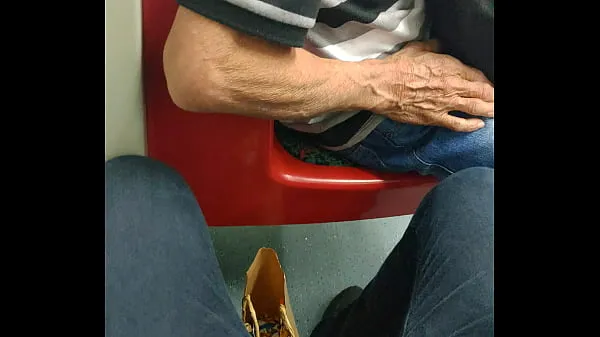 Καυτά Crown takes my cock on the train ζεστά βίντεο