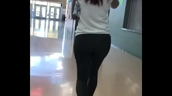Hete Thicc candid teacher walking around school warme video's