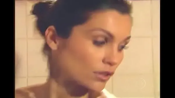 Hotte yyy Flavia Alessandra taking a shower varme videoer