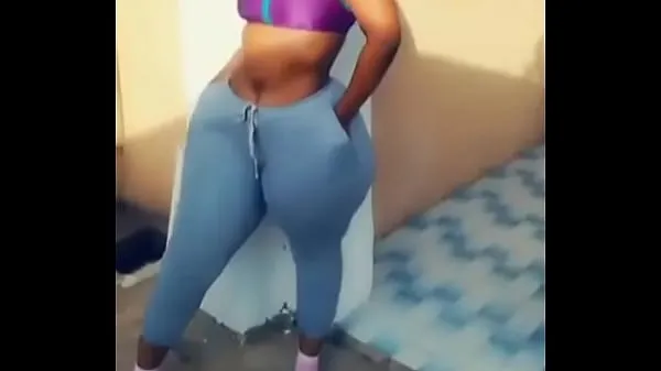 Vroči African girl big ass (wide hips topli videoposnetki