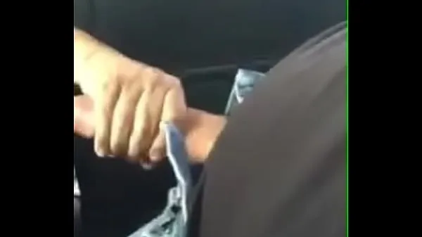 Sıcak Me masturbo en el uber y el conductor me mira y se excita Sıcak Videolar