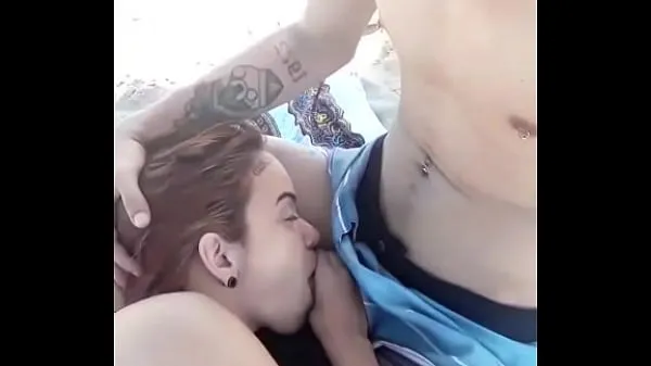 Heiße Blowjob am Strandwarme Videos