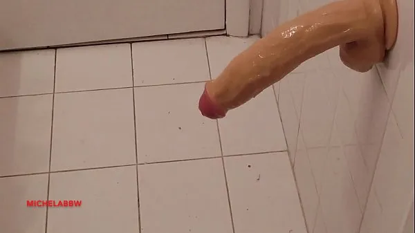 Καυτά MASTURBATION IN THE BATHROOM WITH BIG COCK ζεστά βίντεο