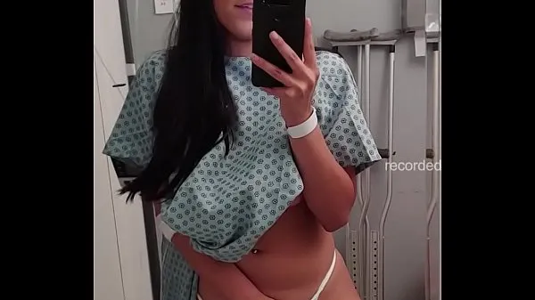 Video caldi Big Tits Teen si masturba nel suo bagno in ospedalecaldi