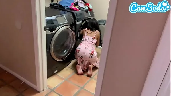 Горячие Трахнул сводную сестру во время стиркитеплые видео