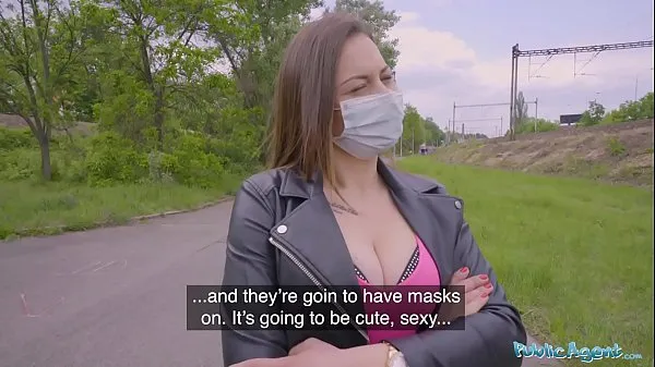 Hete Public Agent Face Mask Fucking a sexy sweet teenager with Big Natural Boobs warme video's