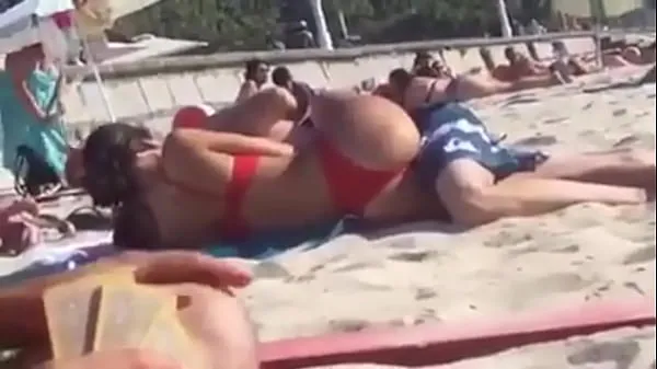 Fucked straight on the beach Video hangat yang panas