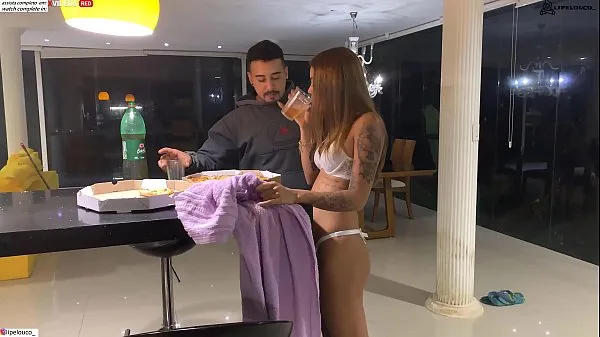 Sıcak NOVINHA PEDIU PIZZA E DEU PRO ENTREGADOR (videos completos xvideos RED lipelouco Sıcak Videolar