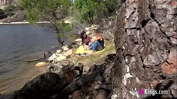 Vídeos Filmando a una latina caliente follándose a un tío en el lagocalientes calientes