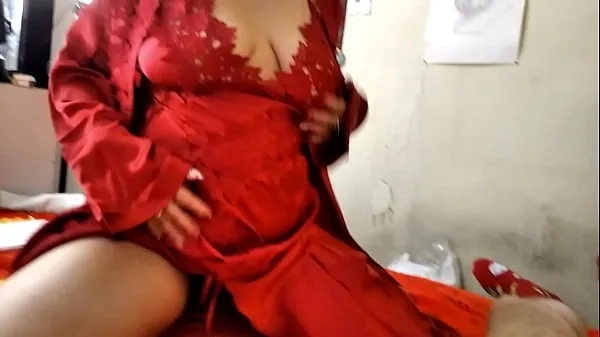 Hotte Lady in Red, or step daddy's dick in mom's mouth varme videoer