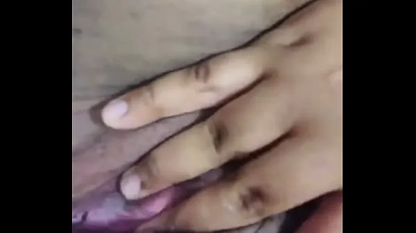 Cette fille potelée se masturbe sa grosse chatte Vidéos chaudes