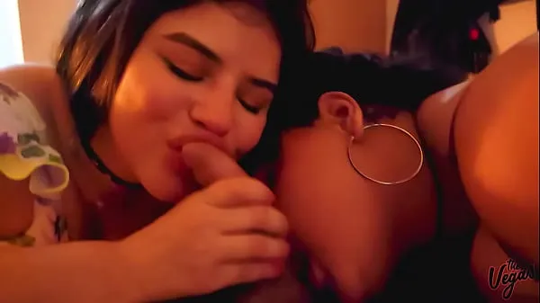 Горячие Подарила своему мужчине секс втроем с лучшей подругой на день рождениятеплые видео