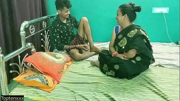 Горячие Индийская горячая жена поделилась с другом! настоящий хинди секстеплые видео
