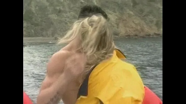 Sıcak Sex on a boat with busty Farrah Sıcak Videolar