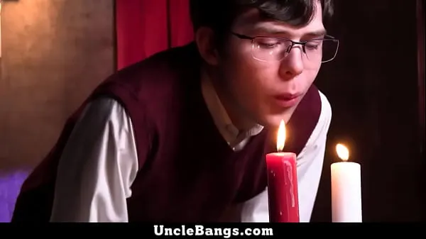 Catholic Boy Notices that Has a Boner Which Leads Him to Get on His Knees to Suck It - Unclebangs Video ấm áp hấp dẫn