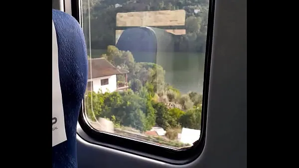 TOUCHER MA BITE DANS UN TRAIN CHARGÉ PUBLIC Vidéos chaudes