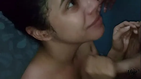 Горячие Домашнее видео, молодая венесуэлка тайно сосет в ванной! следите за ней в инстаграме и твиттеретеплые видео