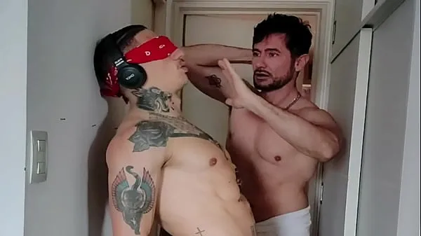 Vídeos Engañando a mi compañero de cuarto monstercock - con Alex Barcelona - Amigo sorprendido pajeandose - HotHouse - Atrapo a Crixxx desnudo y comenzo a chupárselocalientes calientes