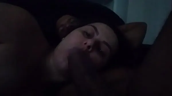 Kuumia Sucking amateur lämmintä videota