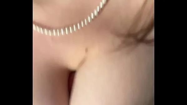 Heta BBW sucking and stroking huge cock POV blowjob varma videor