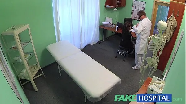 مقاطع فيديو ساخنة Fake Hospital Sexual treatment turns gorgeous busty patient moans of pain into p دافئة