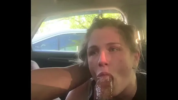 Horúce Blow job in target parking lot teplé videá