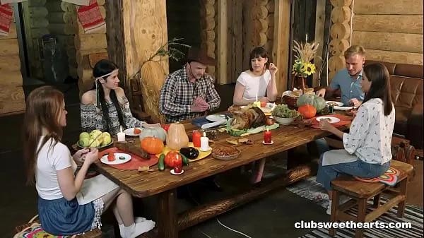 Hete Thanksgiving Dinner turns into Fucking Fiesta by ClubSweethearts warme video's