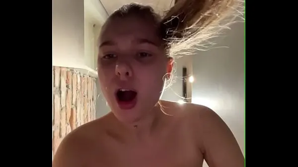 The TikTok girl masturbate in the public. Shock Vidéos chaudes